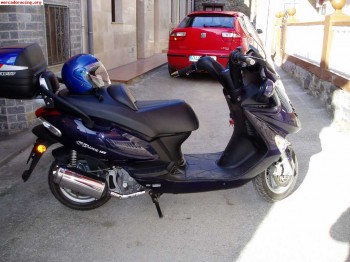 Se vende moto de 125c.c