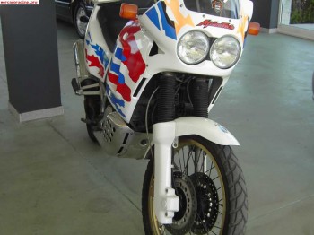 Vendo o cambio esta moto por coche.............