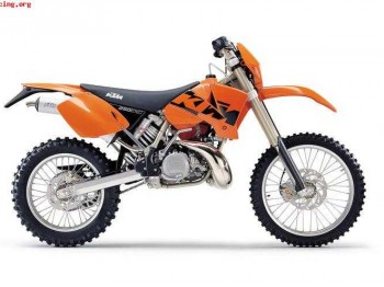 Se vende o se cambia(escucho ofertas) ktm 250 exc año 2003