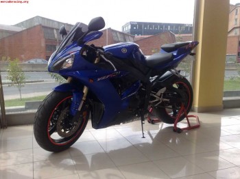 Yamaha yzf r1