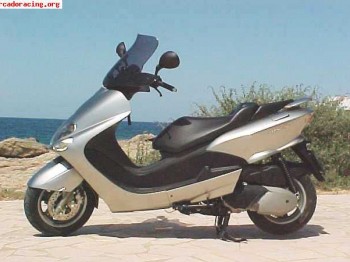 Yamaha majesty 125 reestreno 1600€