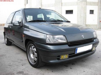 Cambio clio 16v por moto deportiva o naked