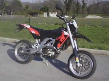 Vendo aprilia sxv 550 supermotar