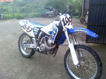Se vende o se canvia yamaha yzf 400  de cross