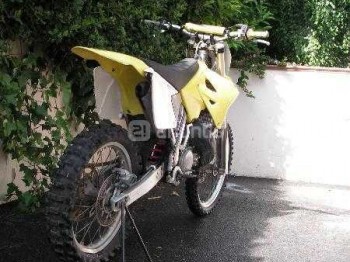 Suzuki rm 125 2003        2200euros