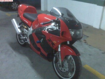 2000 €  . suzuki gsxr 750 srad