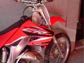 Cambio honda cr 125 del 2005 impecable.