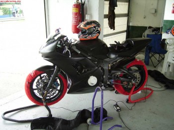 Yamaha r6 2004 de competicion 6000 euros