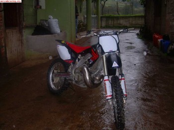 Se vende o cambia honda cr 250 año 2004