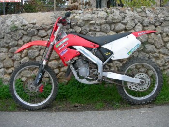 Se vende honda cr 125 r 2001