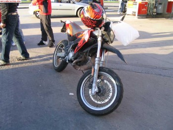 Se vende aprilia sv supermotar