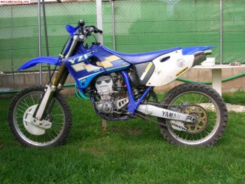 Yamaha yzf 400 1800 euros!!!!