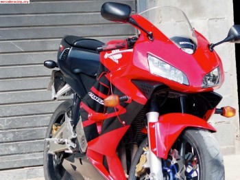 Me vendo honda cbr600rr del 2004