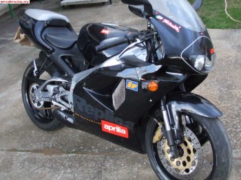 Vendo o cambio por coche aprilia rs 125 98 valentino rossi