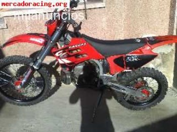 Gasgas 250  3000 euros.