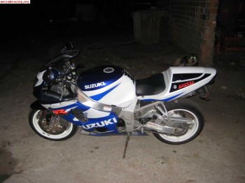 Gsxr 750 de 2002 vendo o cambio