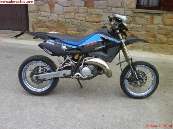 Se vende o cambia husqvarna sms 125cc 2t supermotard. 2000€ 