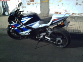 Se vende o canbia por todoterreno suzuki gsxr 1000