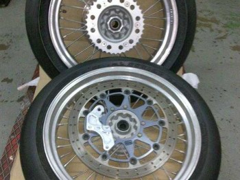 Vendo ruedas supermotard. 600€