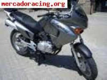 Se vende o se cambia honda varadero 125 por honda scoopy 125