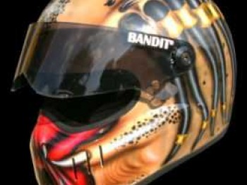 Cascos personalizados 600 euros (bandit)