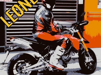 Se vende aprilia dorsoduro con 7000 kms 