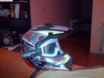 Se vende casco y gafas de moto de cross tb valen para quad