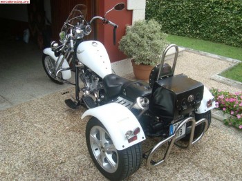 Se vende moto 3 ruedas 250cc