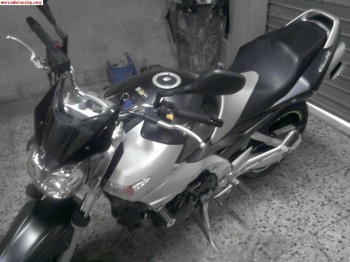 Se vende o se cambia suzuki gsr 600 año 2007