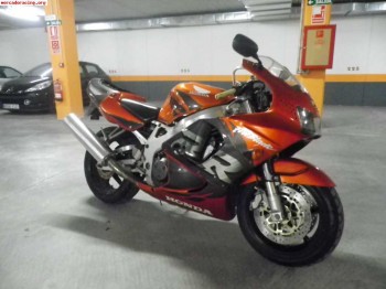 Honda cbr 900 rr fireblade del 99
