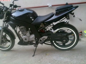 Daelim roadwin 125 con muxos extras