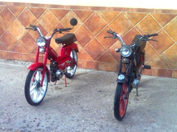 Se venden 2 mobiletes y una vespa