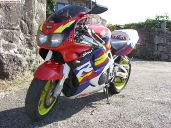 Se vende cbr 900 rr
