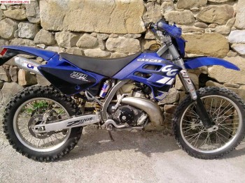 Gas gas  ec 250 2003 vendo o cambio por scooter 125 mas dife