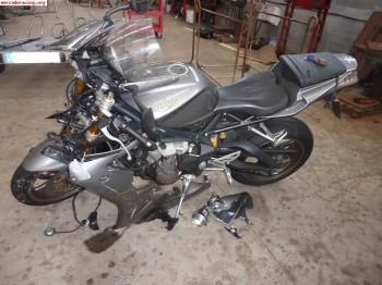 Cuenta km y colector de gsxr 600 k5   despiece triumph dayto