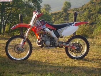 Se vende honda cr 250 2t   2000 euros!!!!!