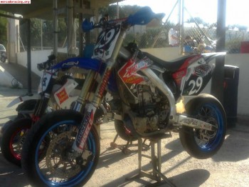 Se vende honda crf 450 r supermotard