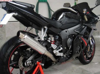 !!!!!!! se vende yamaha r6 negra del 07!!!!!!!