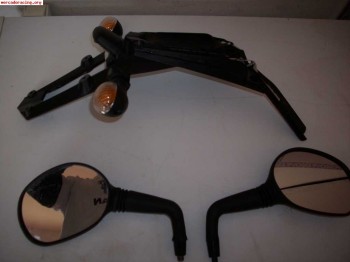 Se vende  retrovisores, portamatriculas con intermites ktm