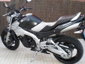 Suzuki gsr600 