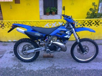 Gas gas ec enduro 250 año 2003 .vendo 1900e o cambio por 4x4
