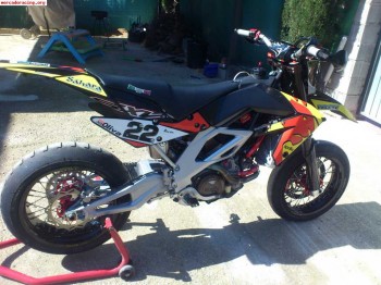 Aprilia sxv 550 carreras