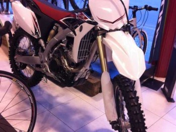 Vendo yamaha yzf 250 4t del 2011