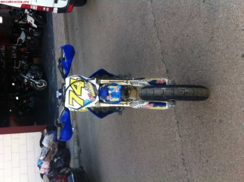 Yamaha yz 450 con kit supermotad
