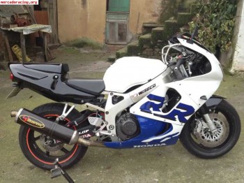 Se vende o cambia honda rr 900 impecable 