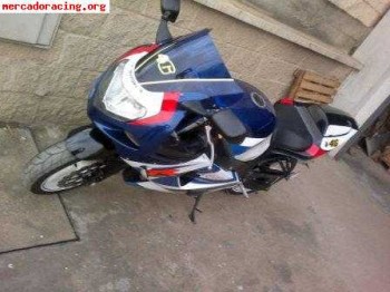 Suzuki gsx r 600 del 1997 con 28.000 km  cambio/vendo