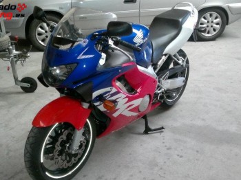 Honda cbr 600 f4.