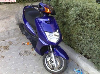 Yamaha cygnusx 125cc  1200 euros  .