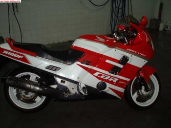 Se vende cbr 1000f supersport
