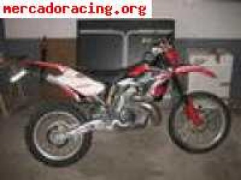 Se vende o cambia  ltz 400